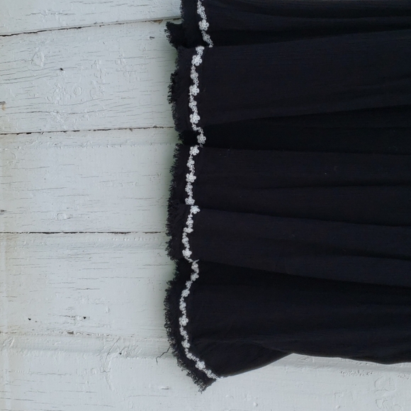 Free People low cut flowing tank -Never worn - Picture 5 of 5